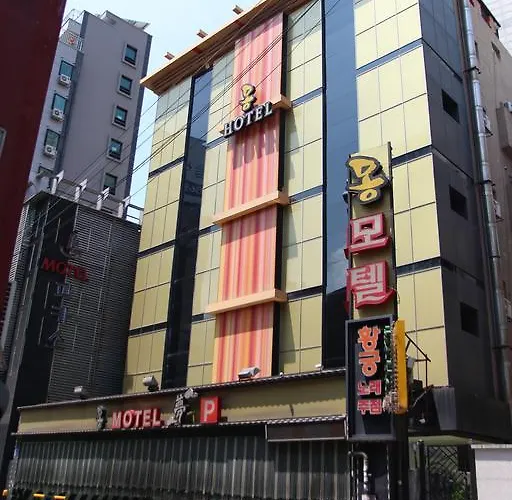 Mong Motel